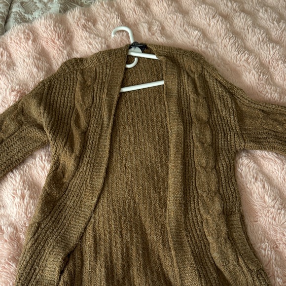 Abercrombie & Fitch Sweaters - Abercrombie & Fitch Tan Cable Knit Cardigan